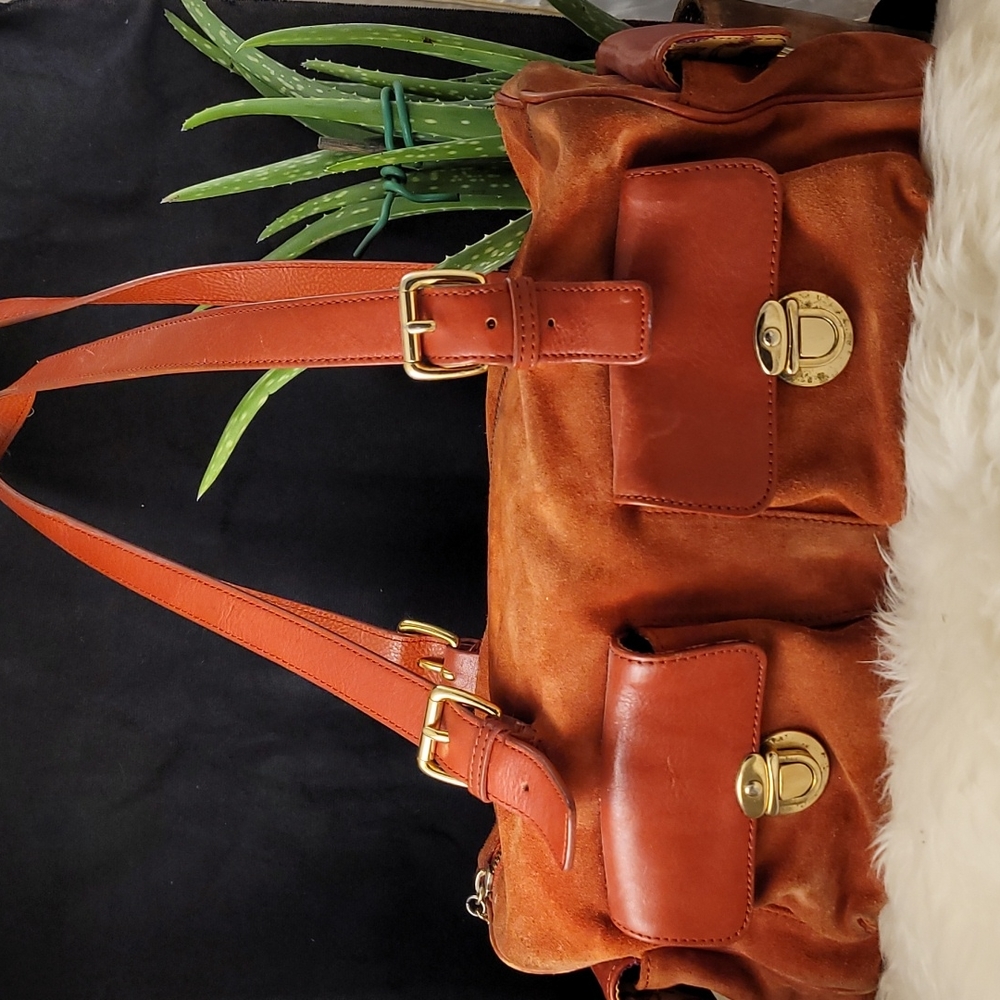 MAX coral genuine seude purse.